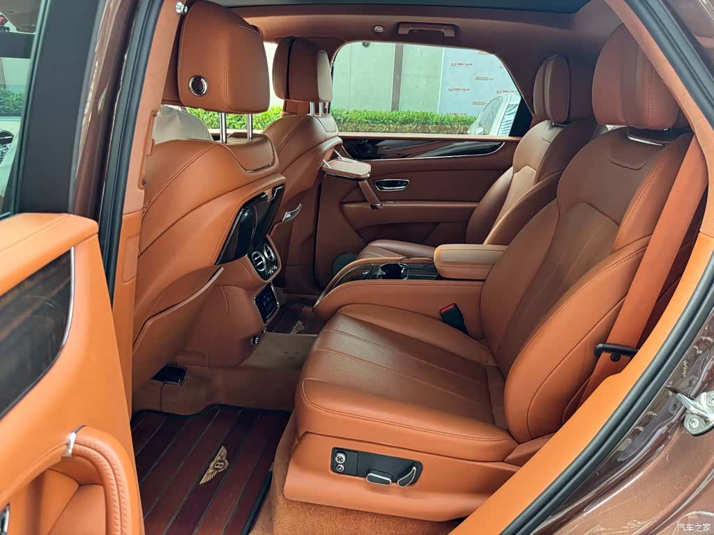 Bentley Bentayga, 2018 7