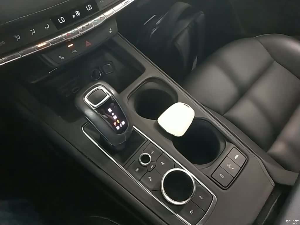 Cadillac XT4, 2019 10