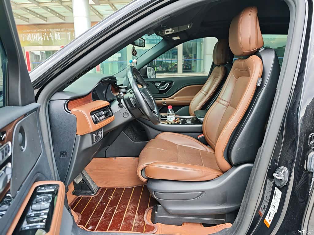 Lincoln Aviator, 2021 8