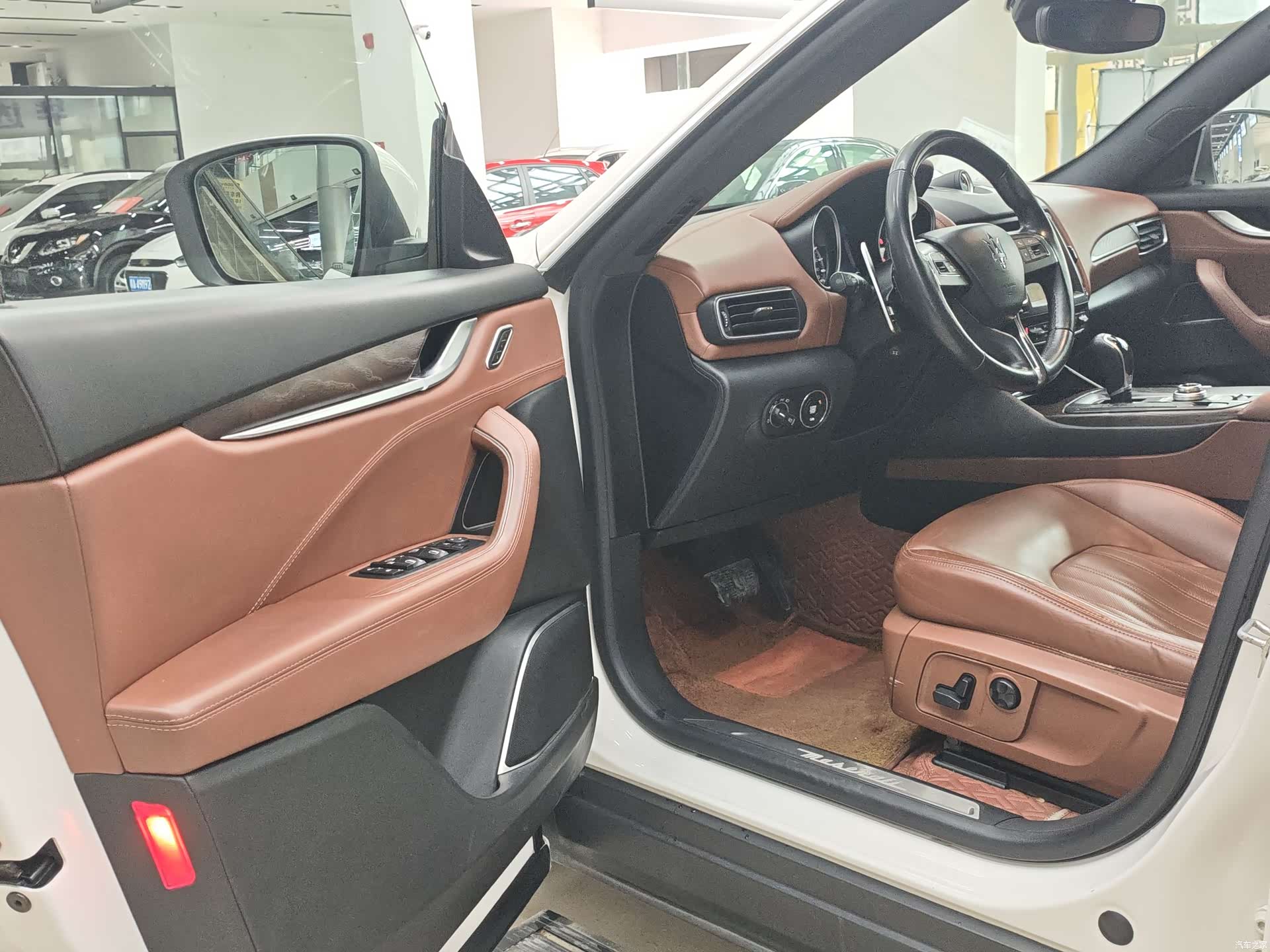 Maserati Levante, 2016 8