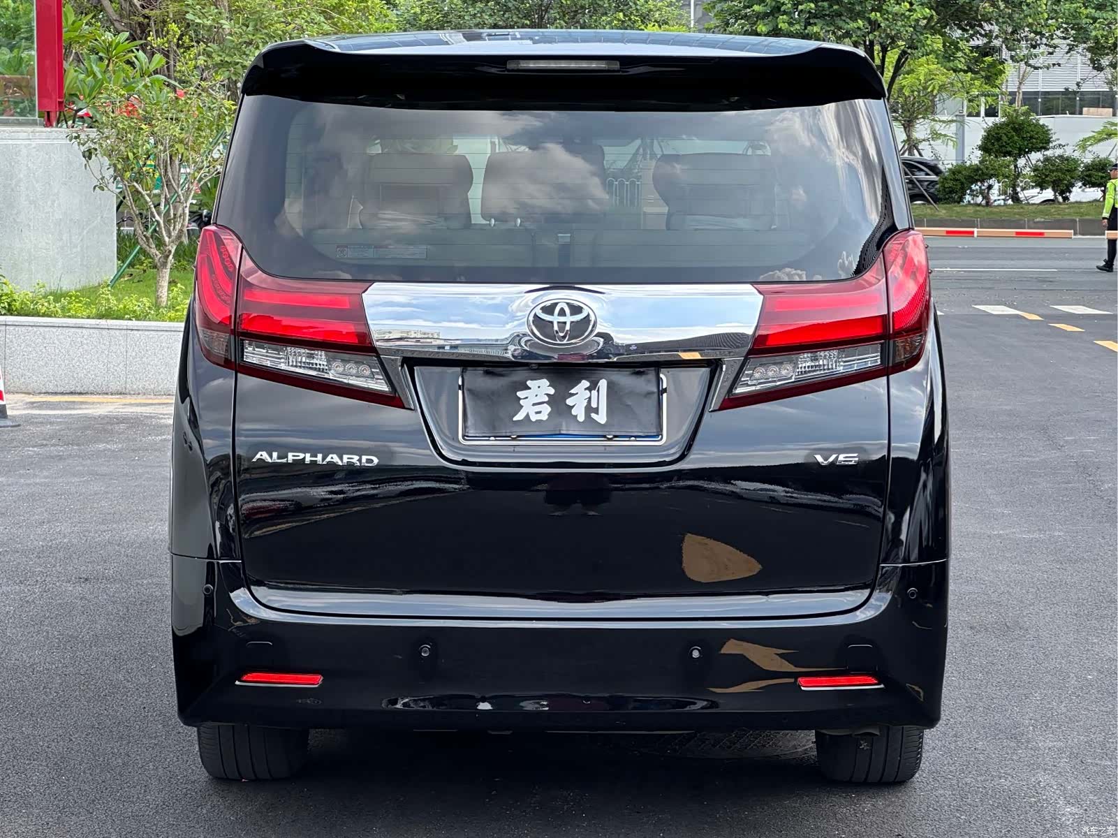 Toyota Alphard, 2018 все фото