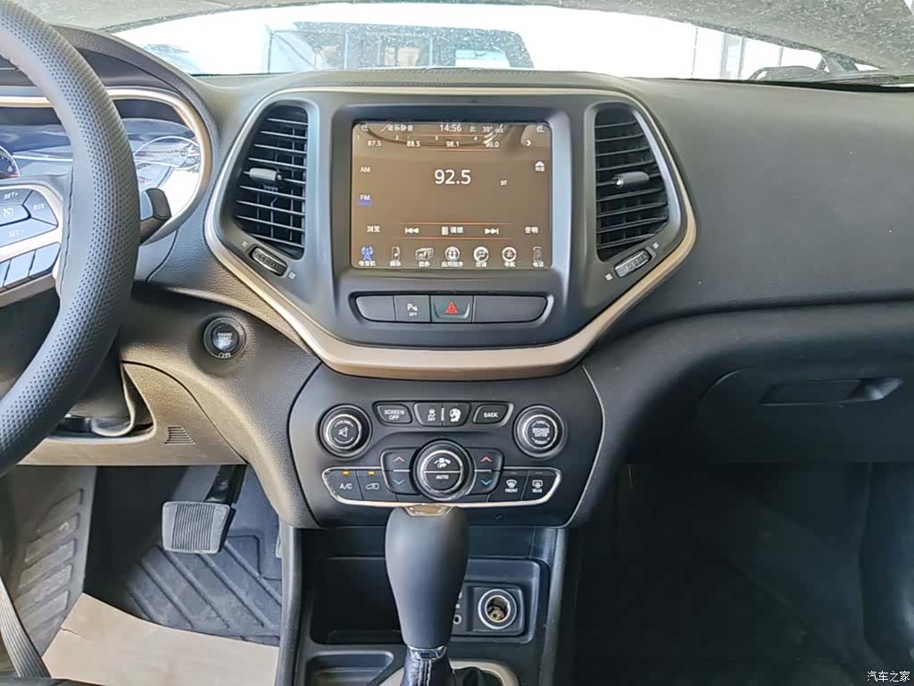 Jeep Cherokee, 2018 13
