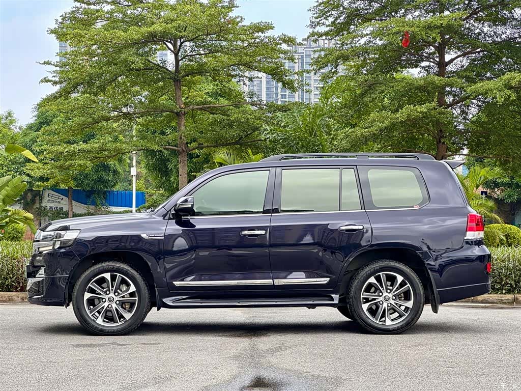 Toyota Land Cruiser, 2020 4