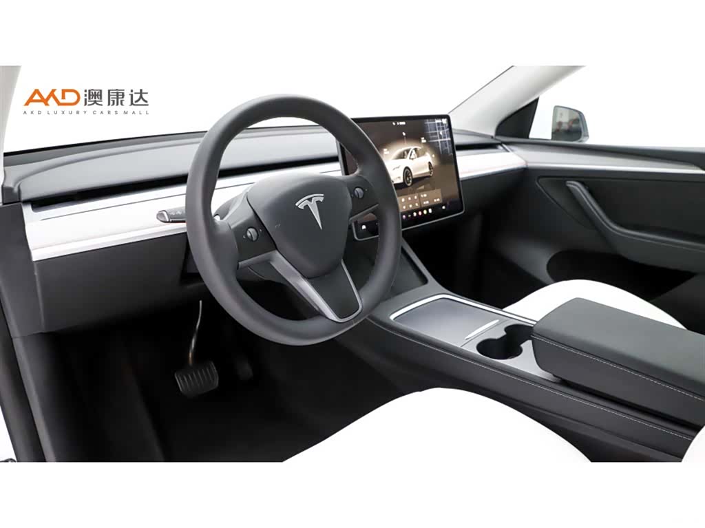 Tesla Model Y, 2024 6