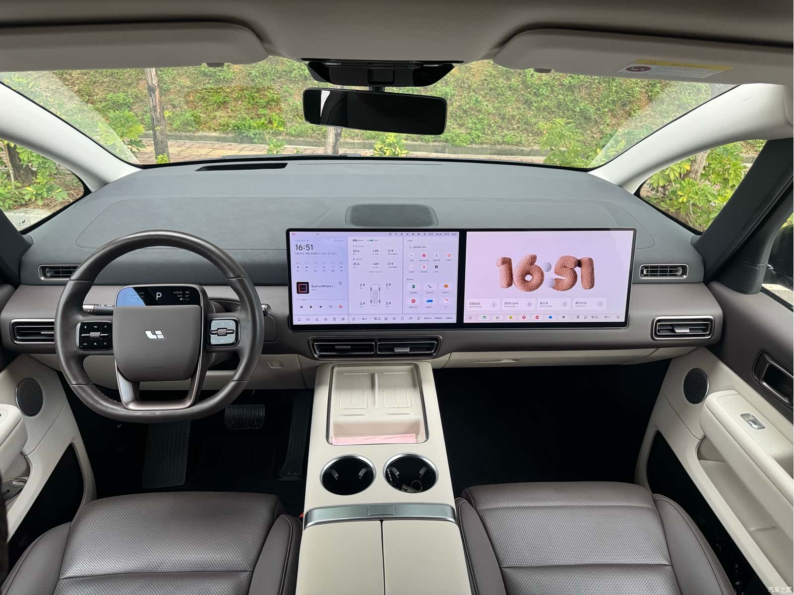 Li Auto MEGA, 2024 14