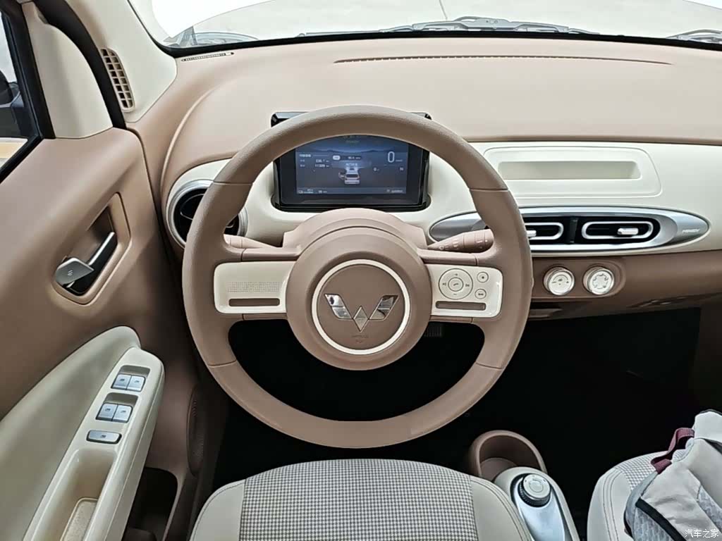 Wuling MINIEV, 2025 11