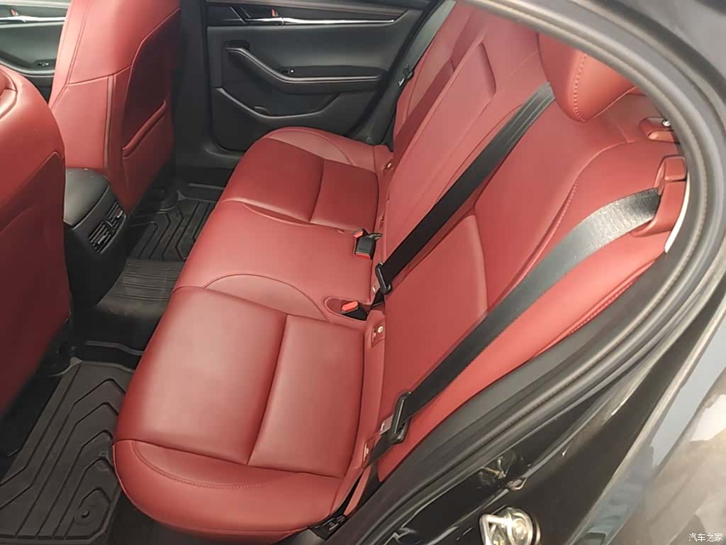 Mazda Mazda3, 2022 17