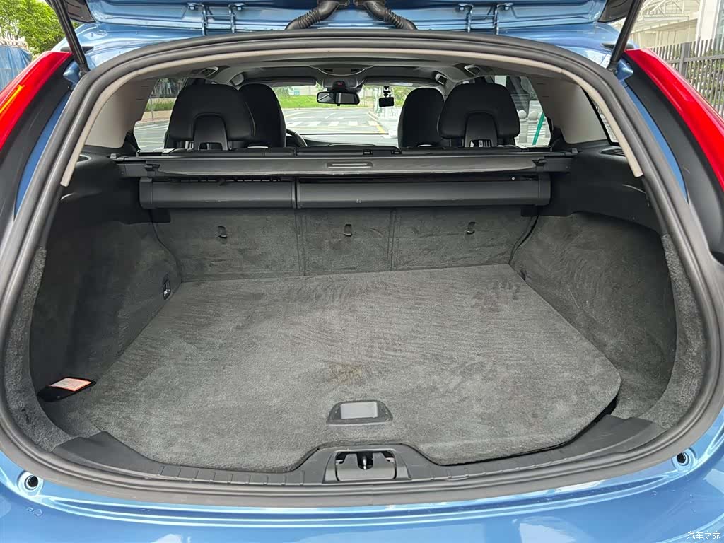 Volvo V60, 2015 30