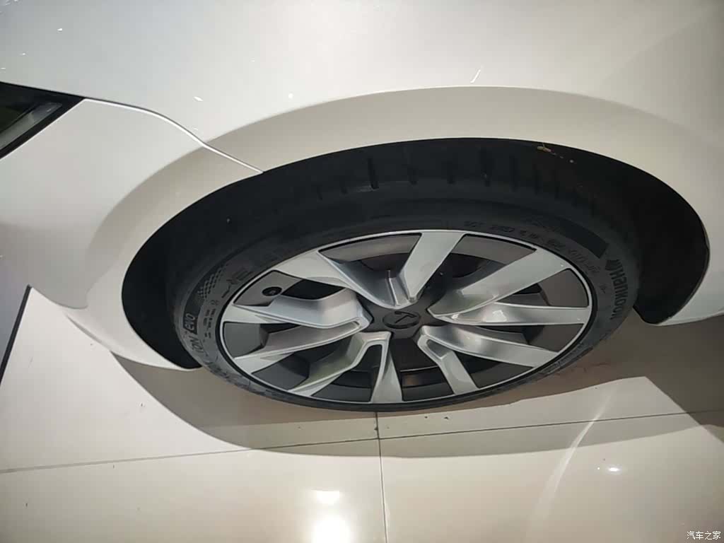 Tesla Model 3, 2024 23