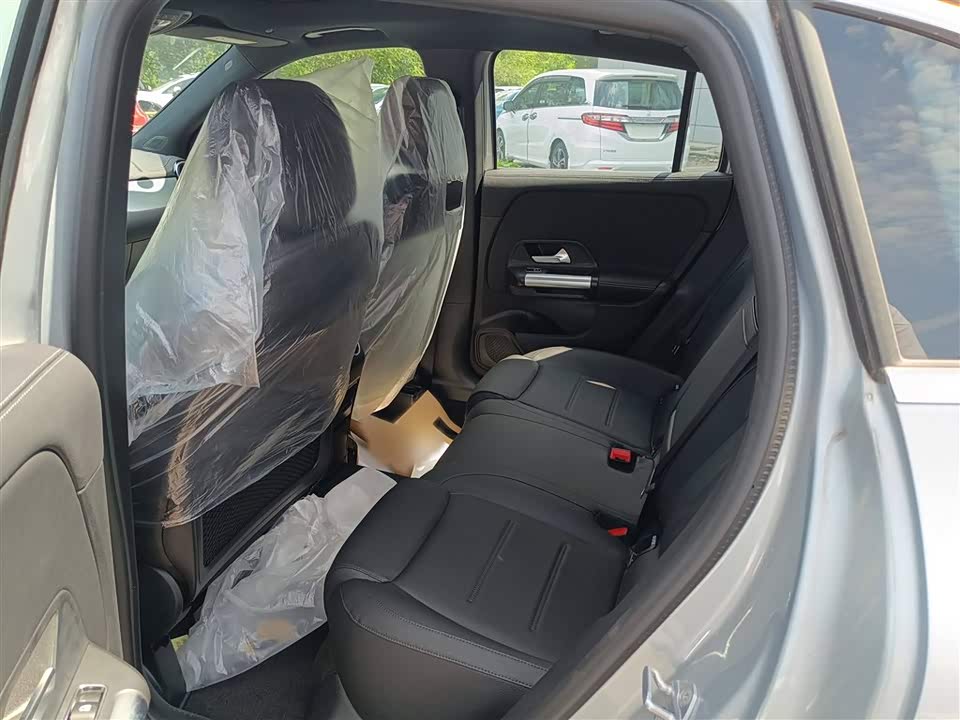 Mercedes-Benz GLA Mercedes-Benz GLA