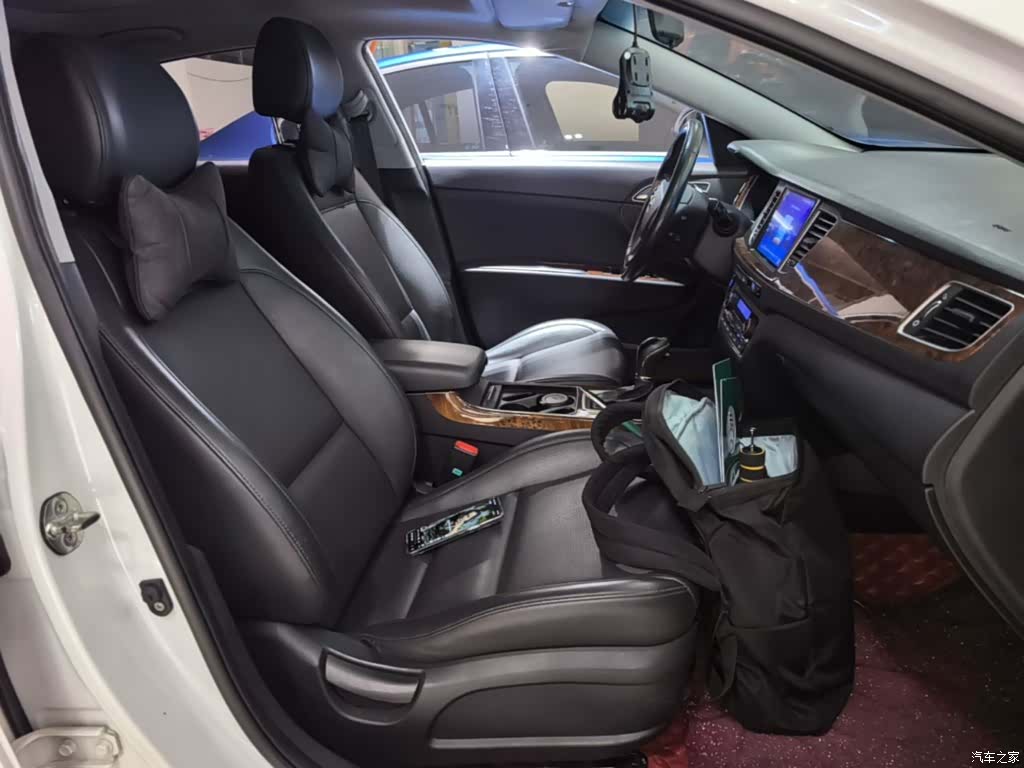 Hyundai DLX, 2016 25