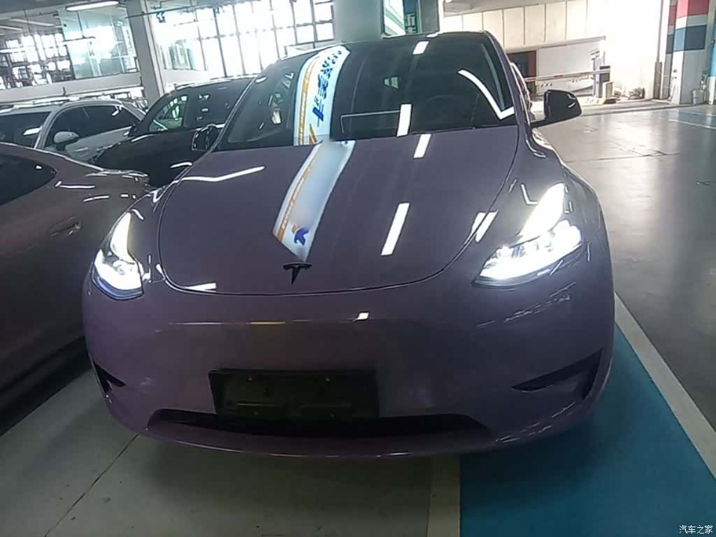 Tesla Model Y, 2023 3