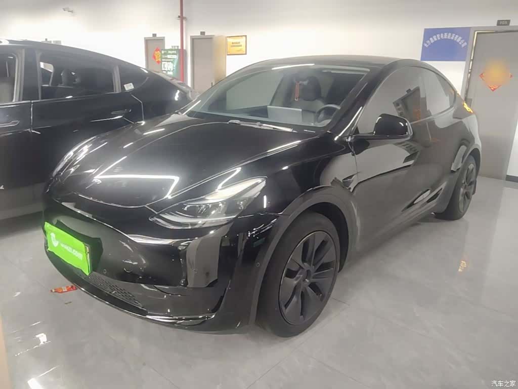 Tesla Model Y, 2023 2