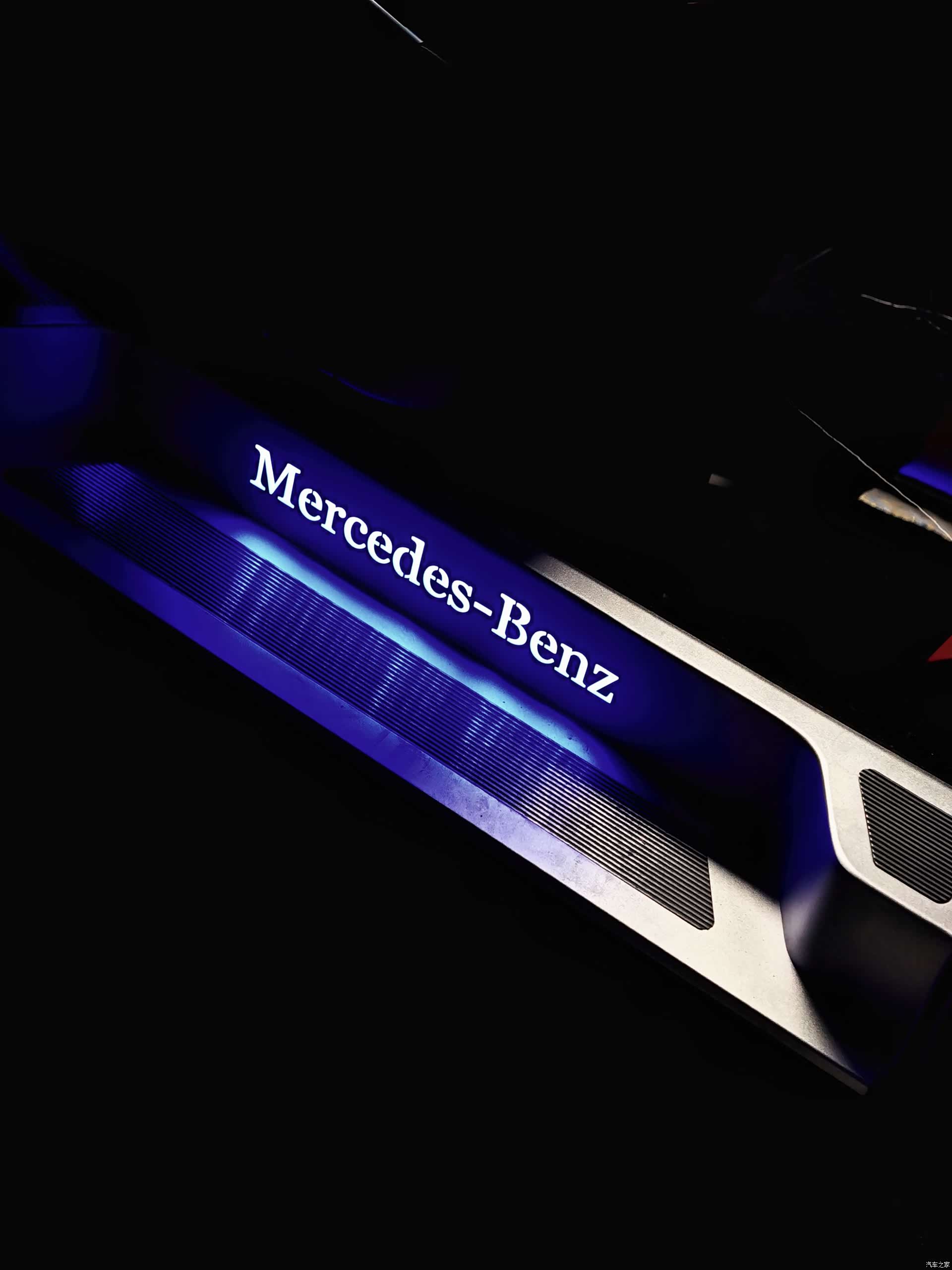 Mercedes-Benz 7, 2025 18