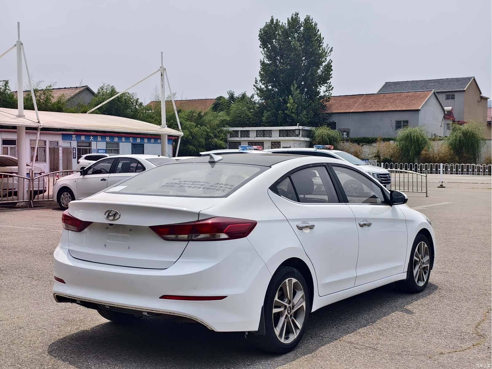 Hyundai 15, 2017 4