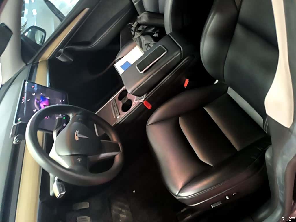 Tesla Model Y, 2023 15
