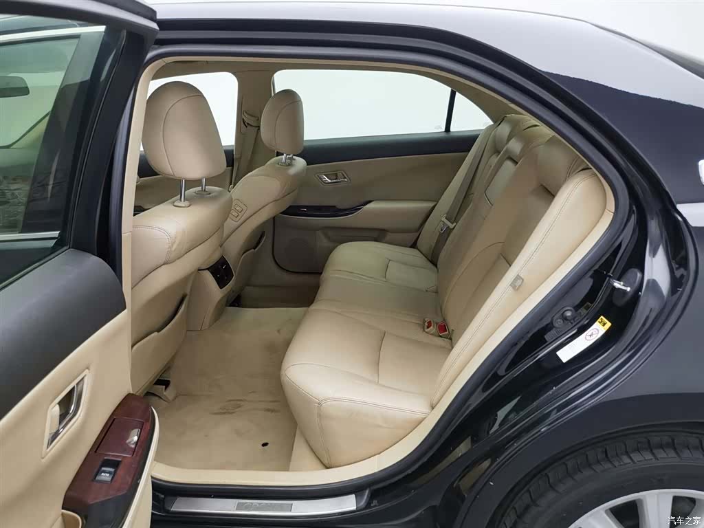Toyota Crown, 2010 15