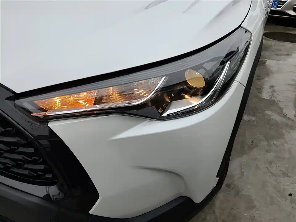 Toyota Corolla Sharp amplifier