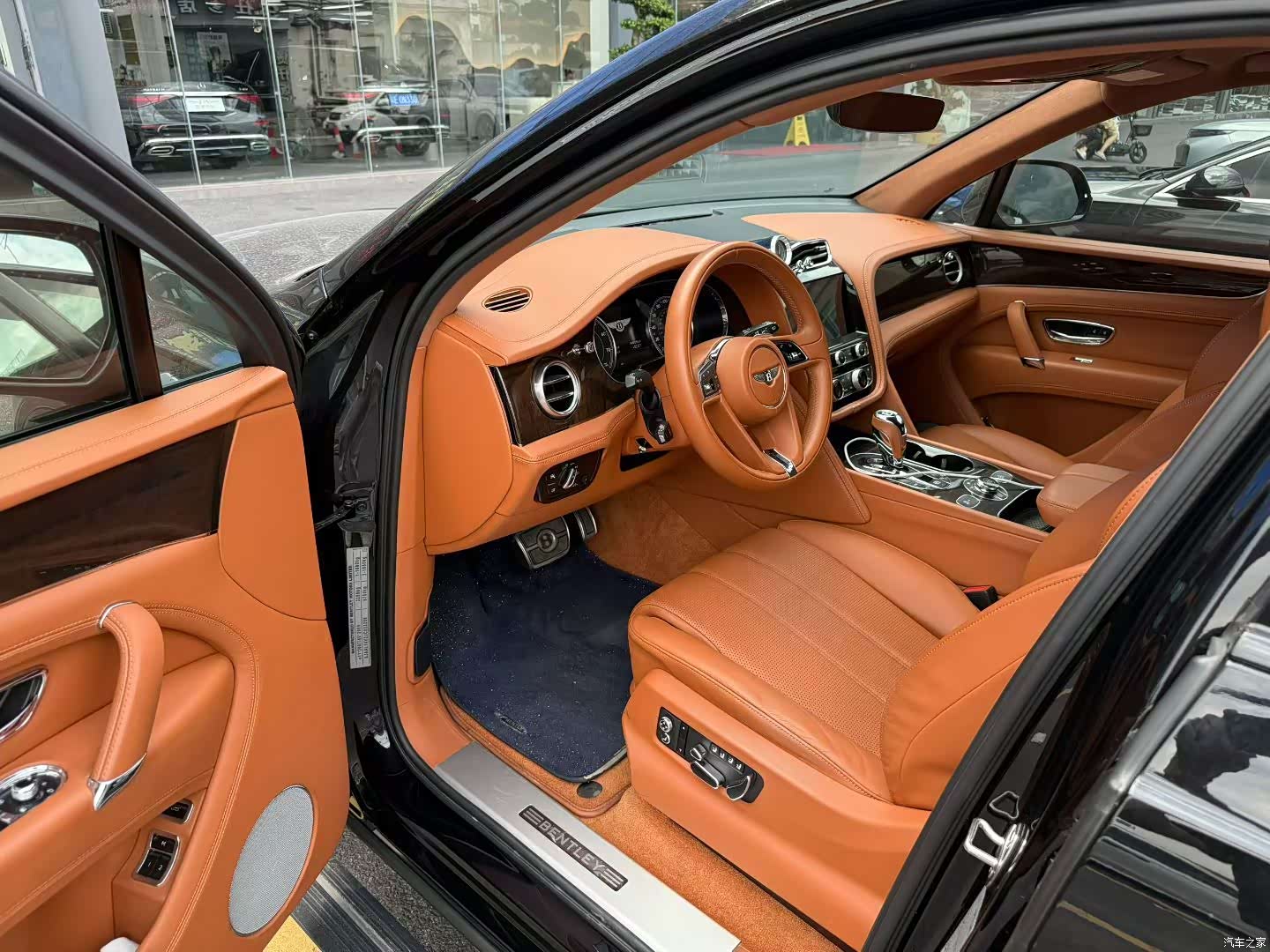 Bentley Bentayga, 2019 4