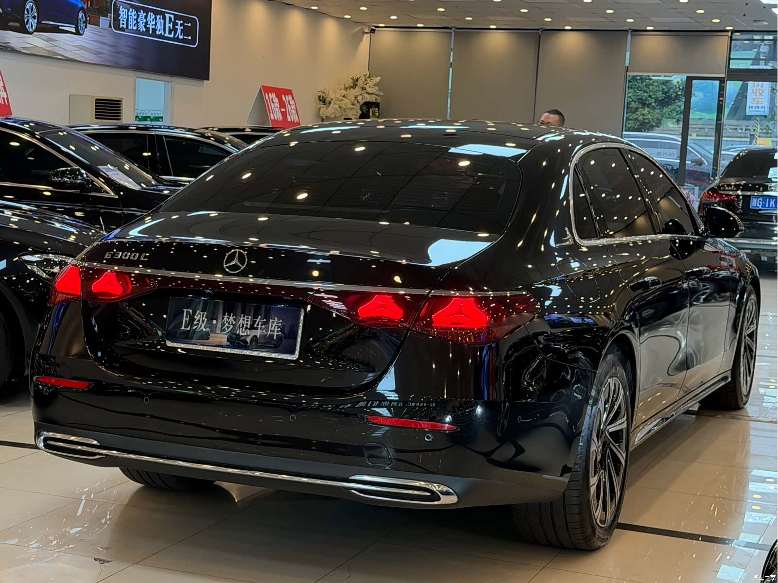 Mercedes-Benz E-Class, 2024 18