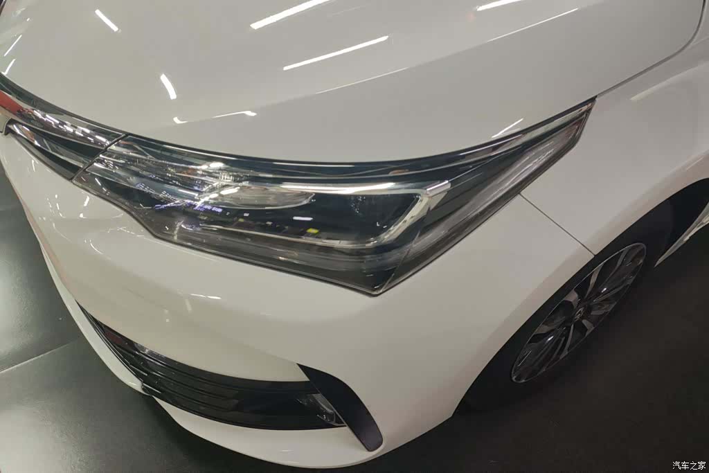 Toyota Corolla, 2018 все фото
