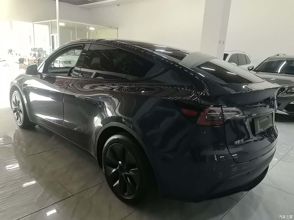Tesla Model Y, 2024 все фото