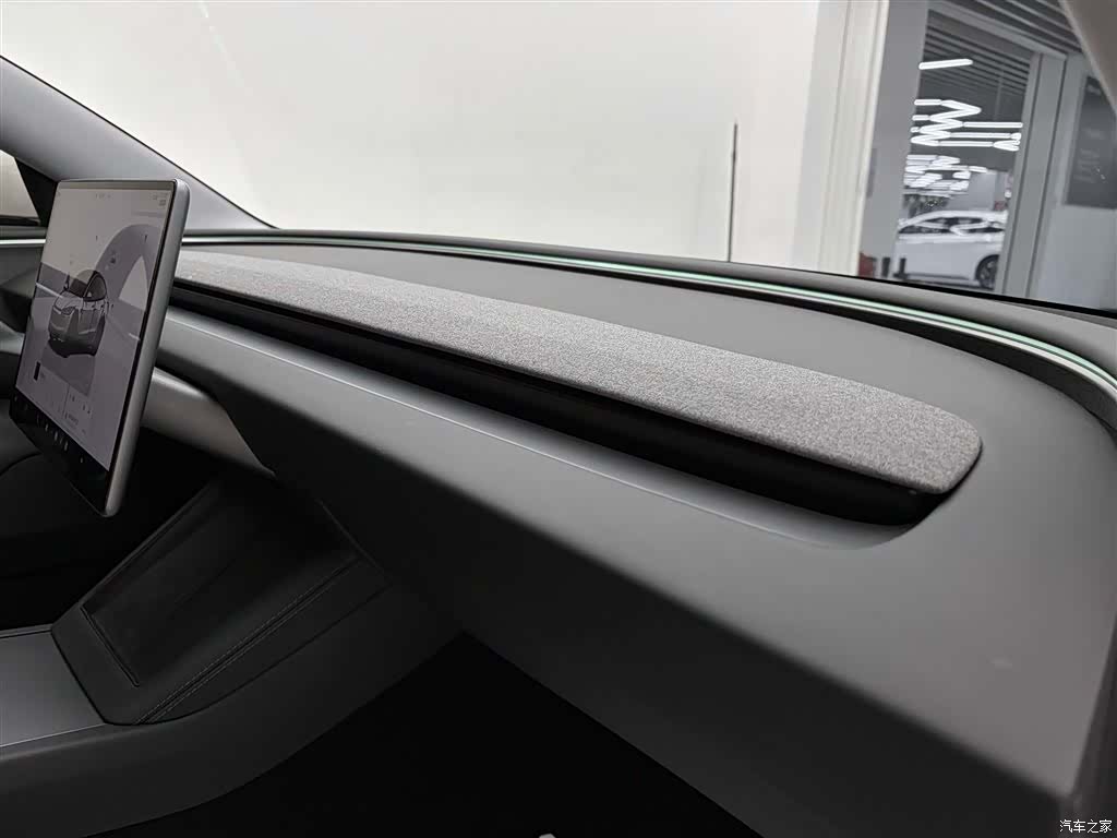 Tesla Model 3, 2024 8