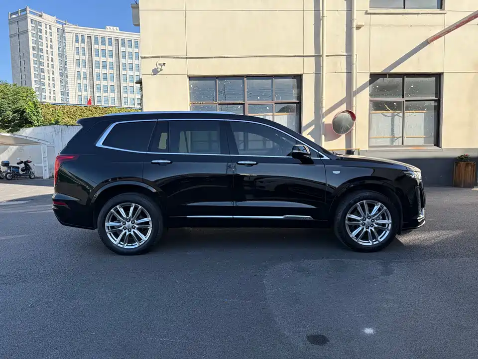 Cadillac XT6