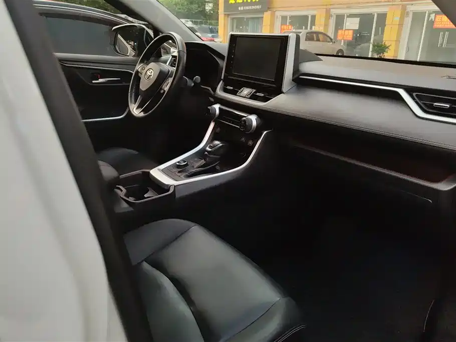 Toyota RAV4 Rongfang