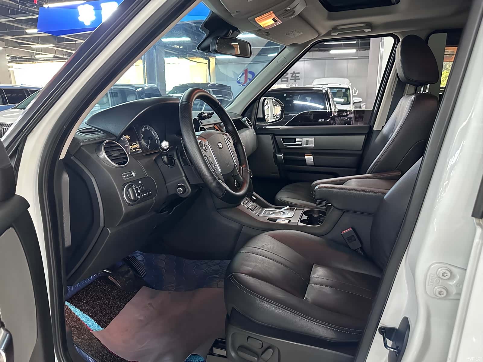 Land Rover Discovery, 2017 все фото