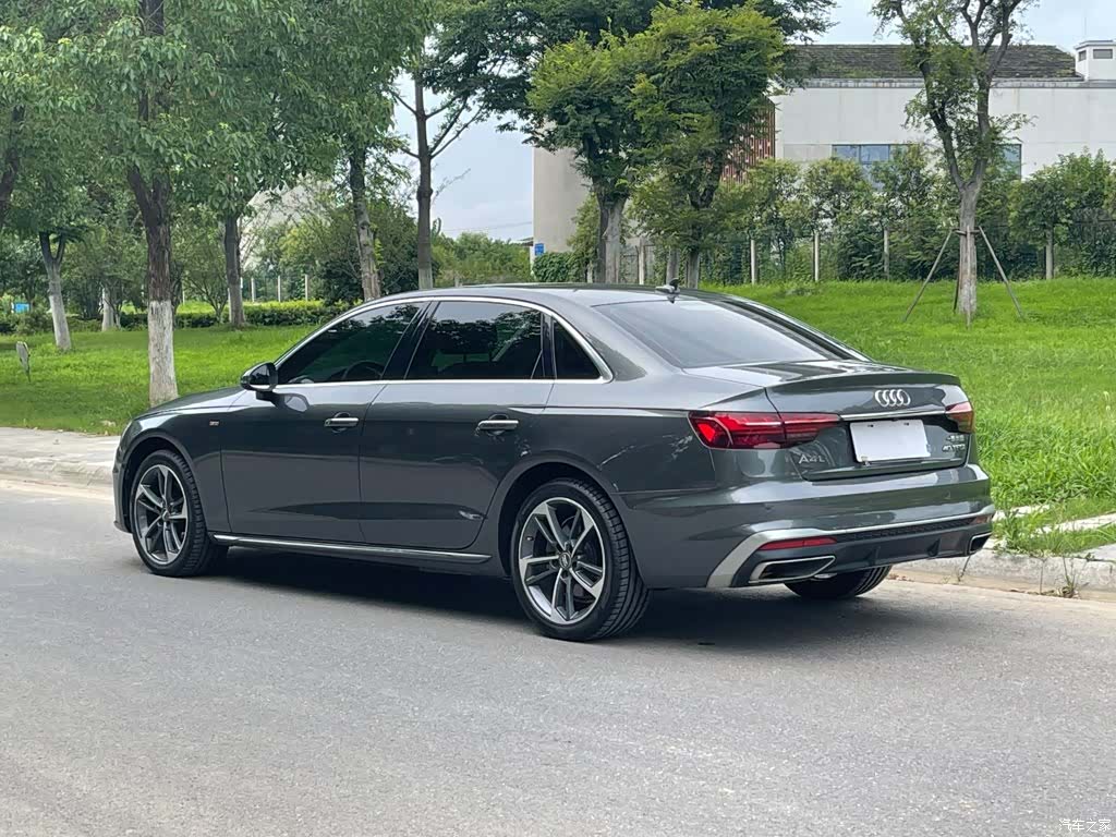 Audi A4L, 2021 все фото
