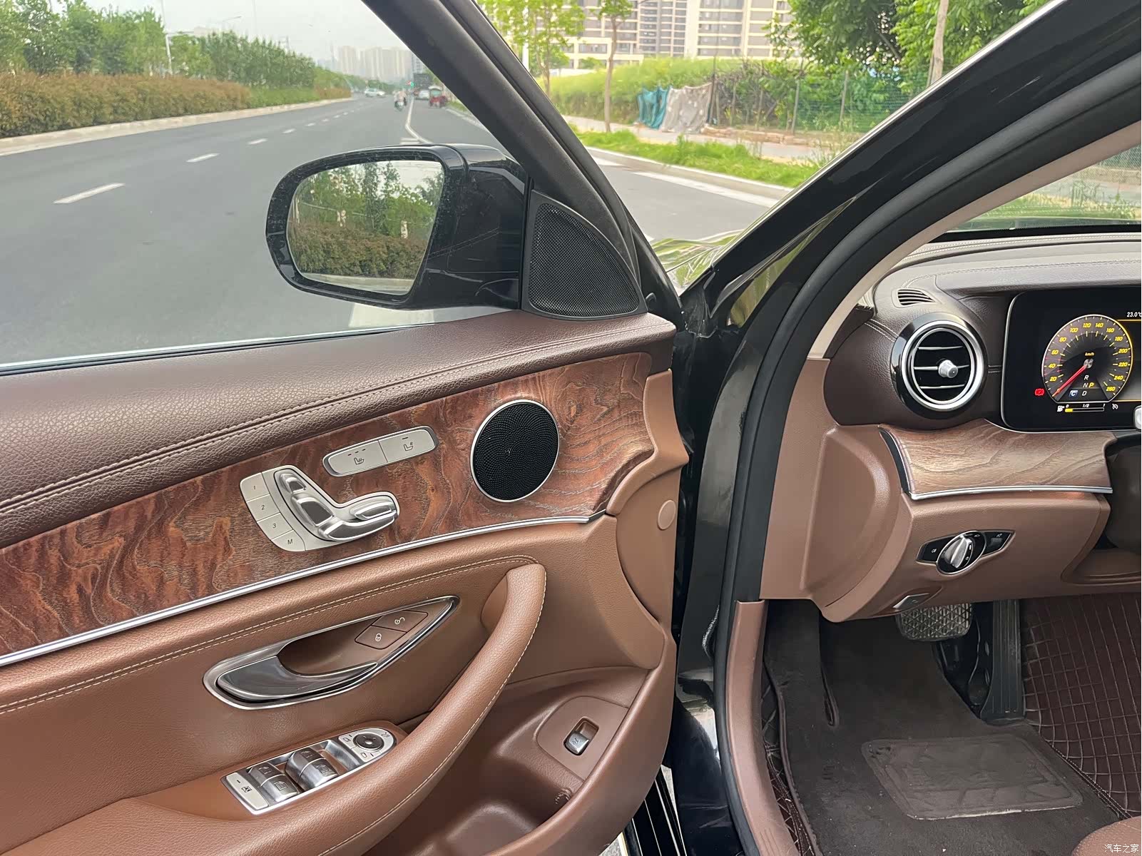 Mercedes-Benz E-Class, 2020 16