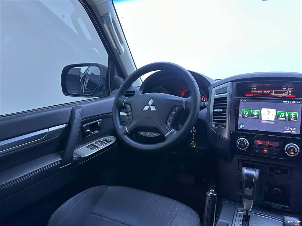 Mitsubishi Pajero, 2024 16