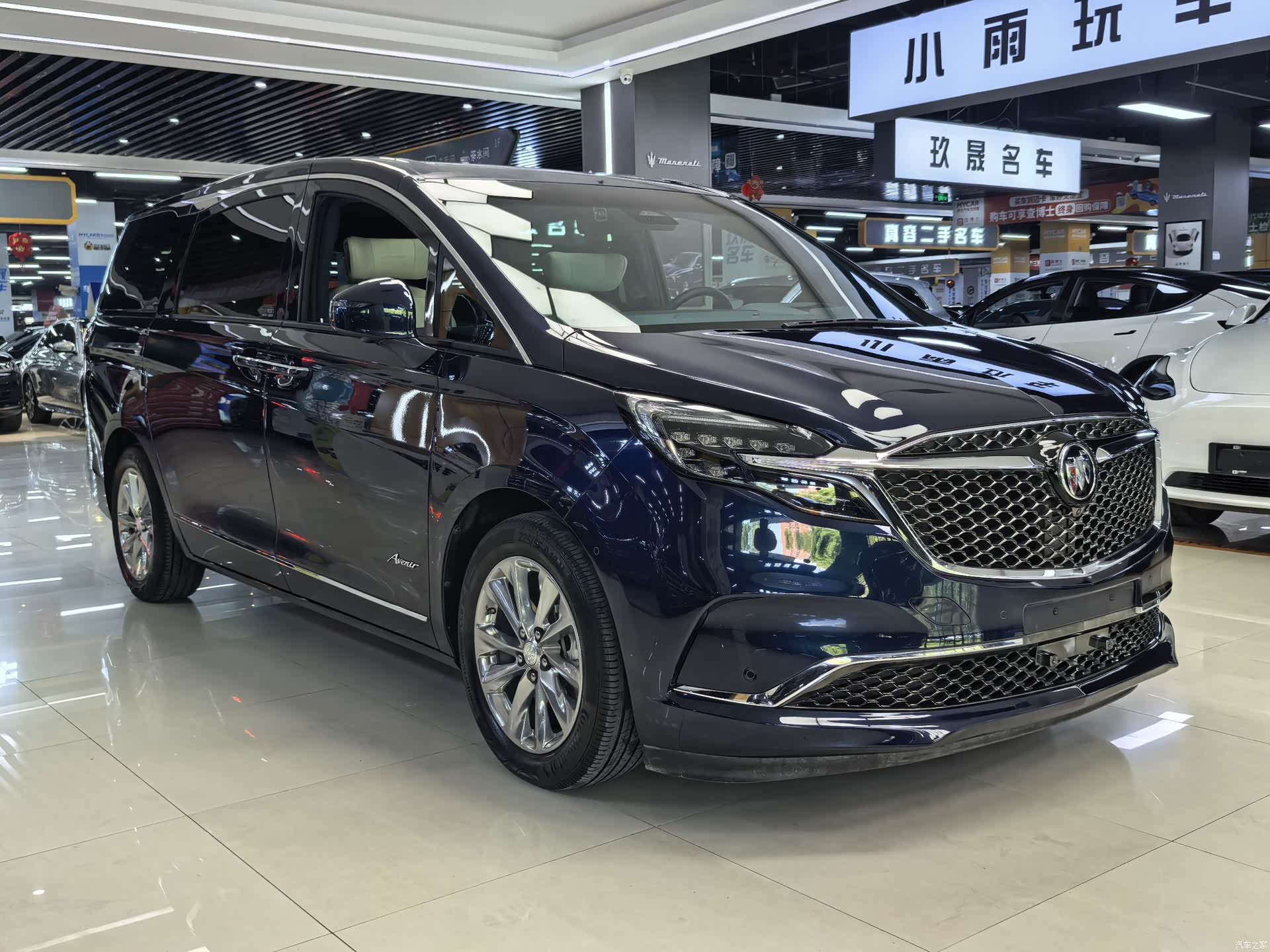 Buick GL8, 2021 3