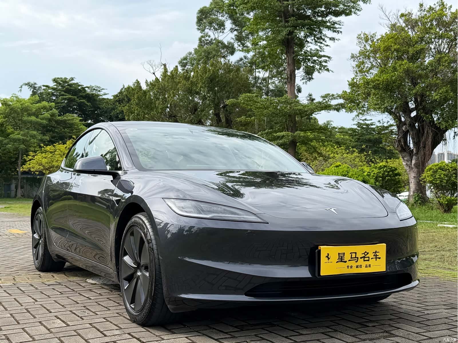 Tesla Model 3, 2025 3