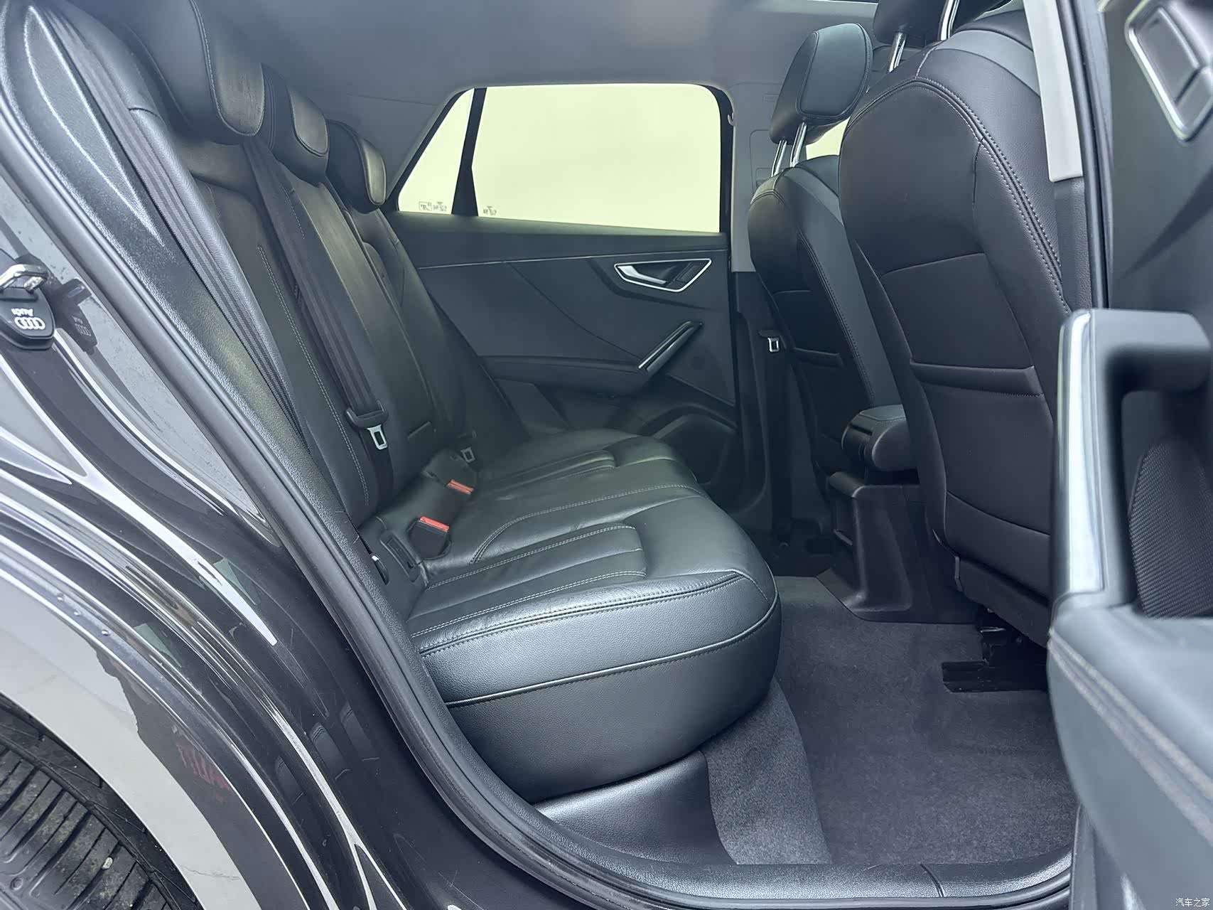 Audi Q2L, 2022 10