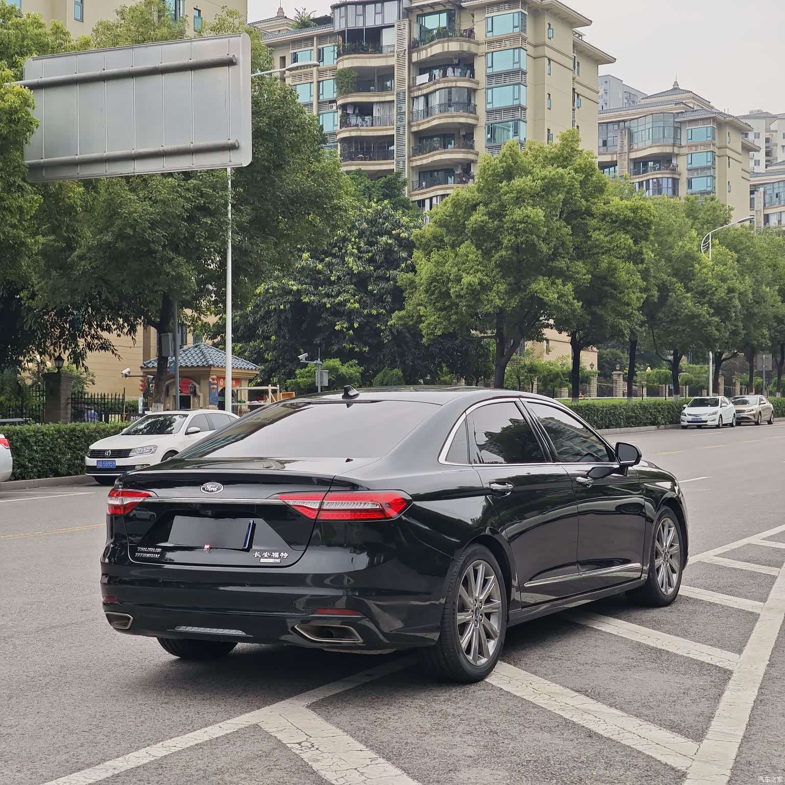 Ford Taurus, 2021 4