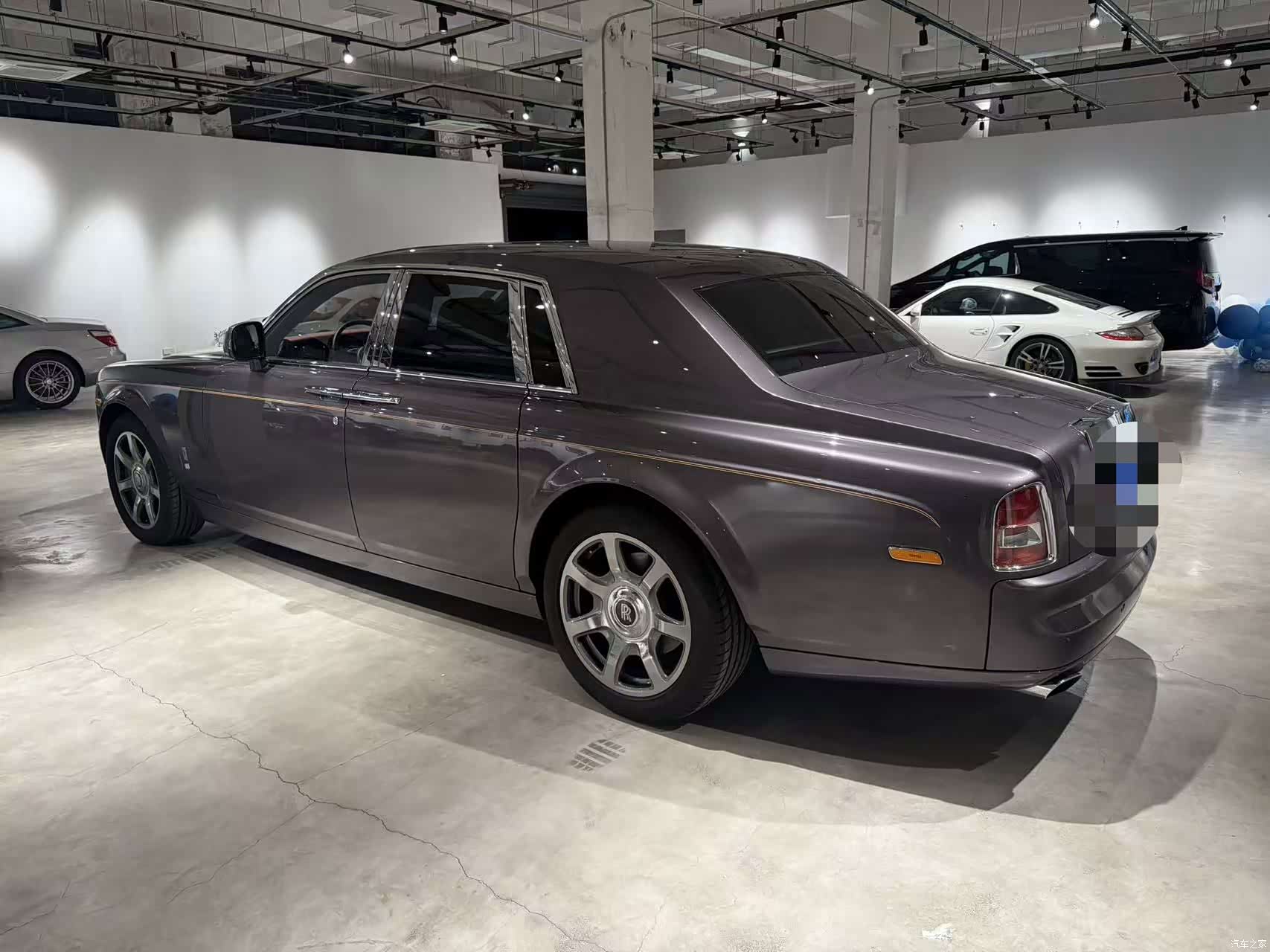 Rolls-Royce Phantom, 2012 4