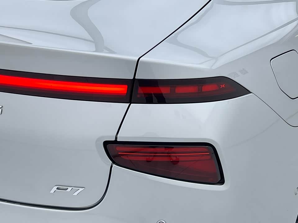 XPENG P7