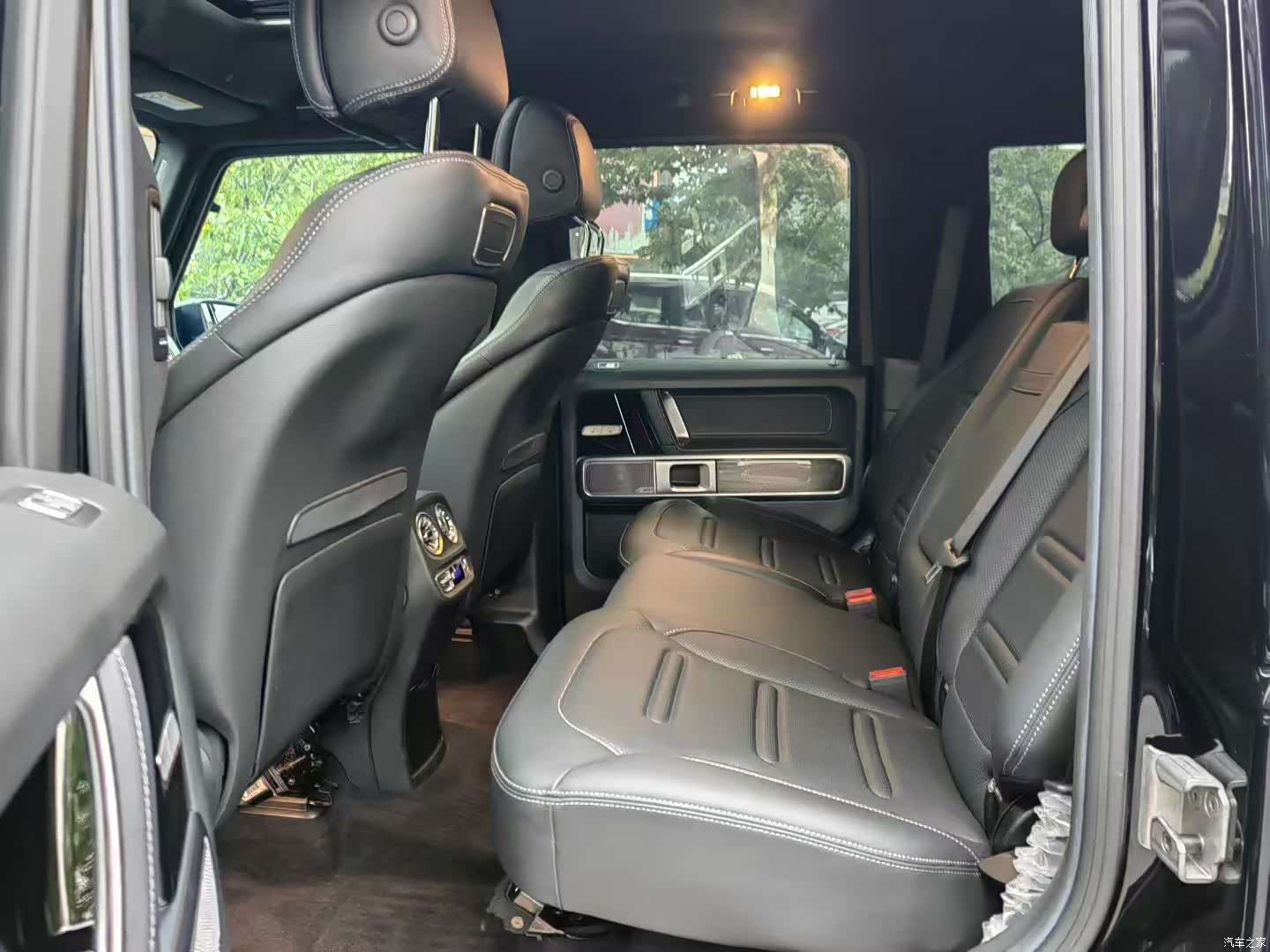 Mercedes-Benz G-Class, 2023 все фото