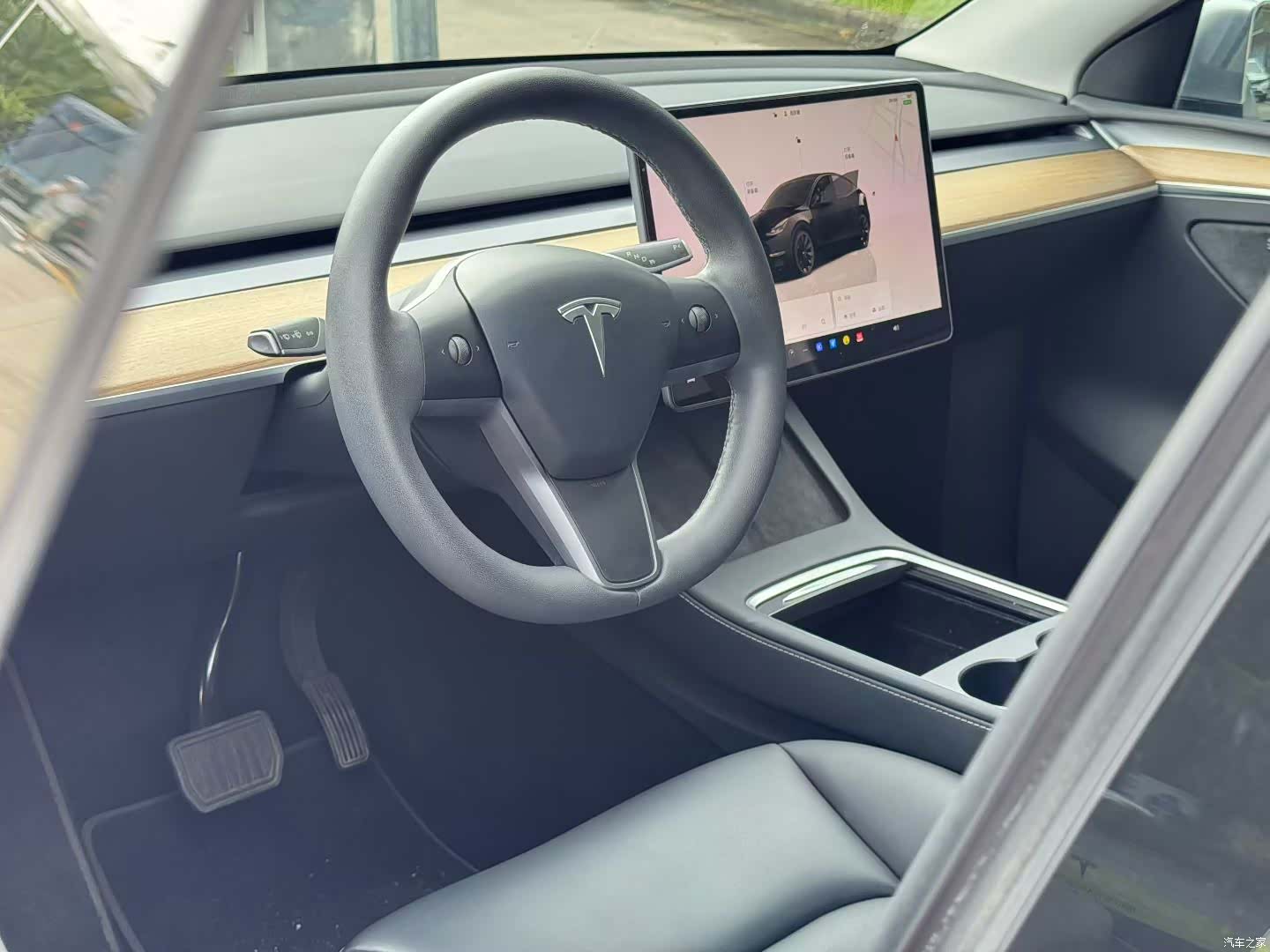 Tesla Model Y, 2022 3