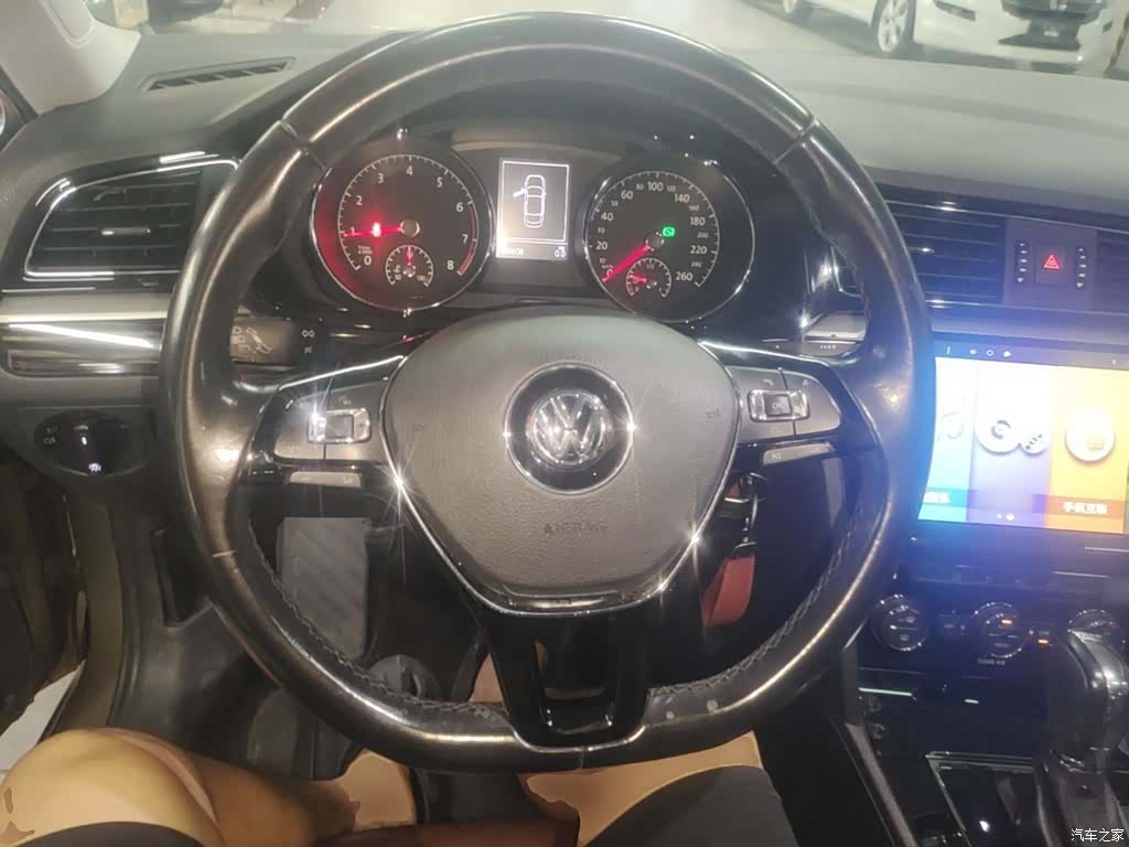 Volkswagen Lamando, 2016 11