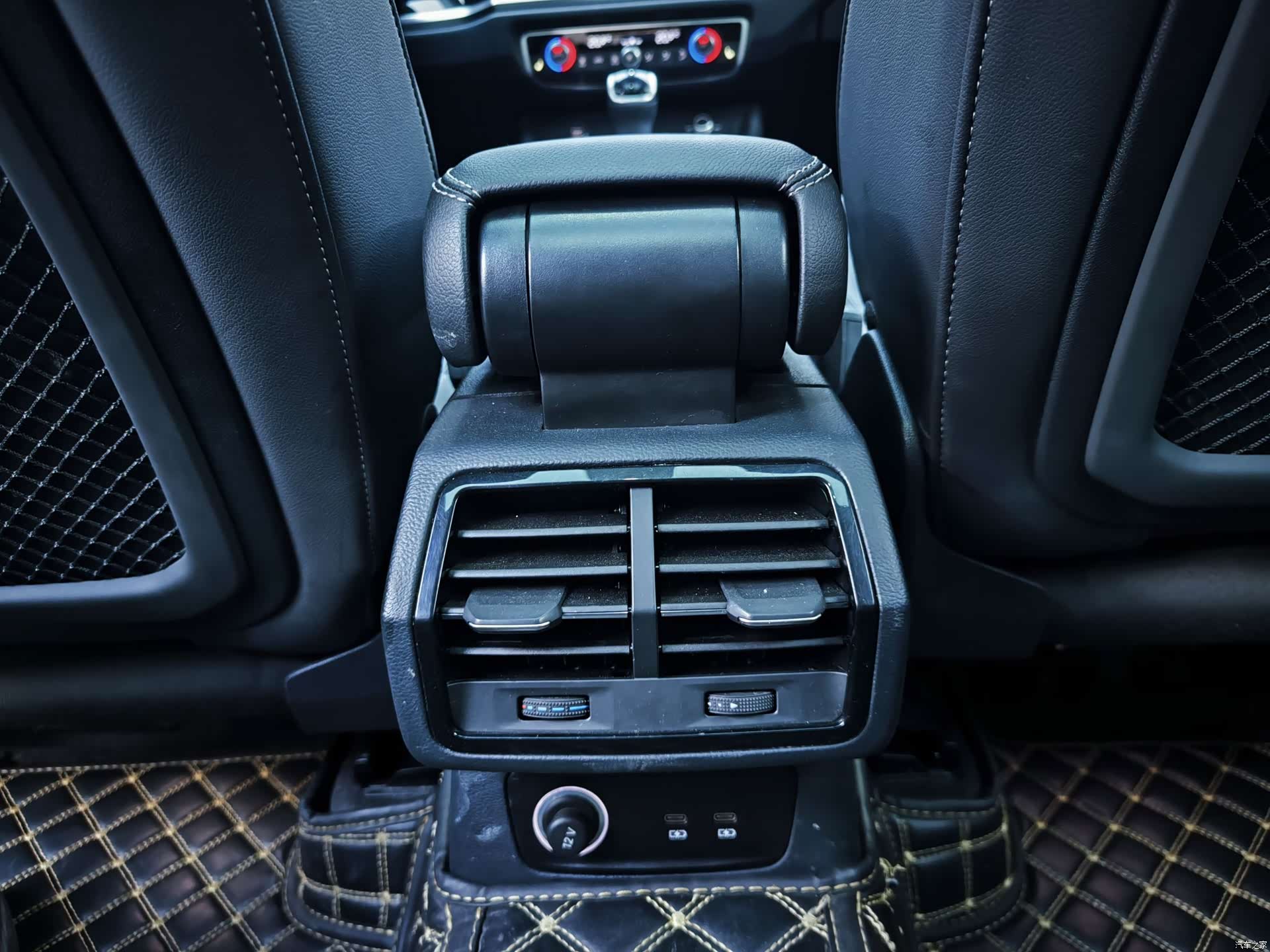Audi Q3, 2022 13