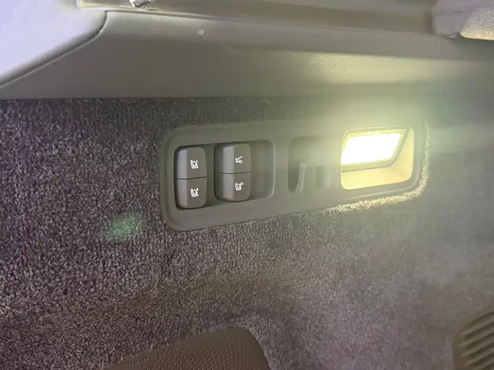 AITO Ask the world M9