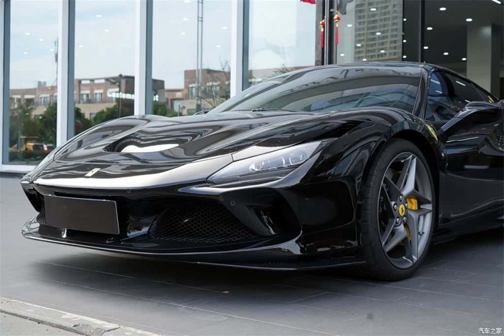 Ferrari F8, 2022 3