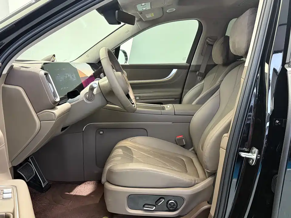 AITO Ask the world M9