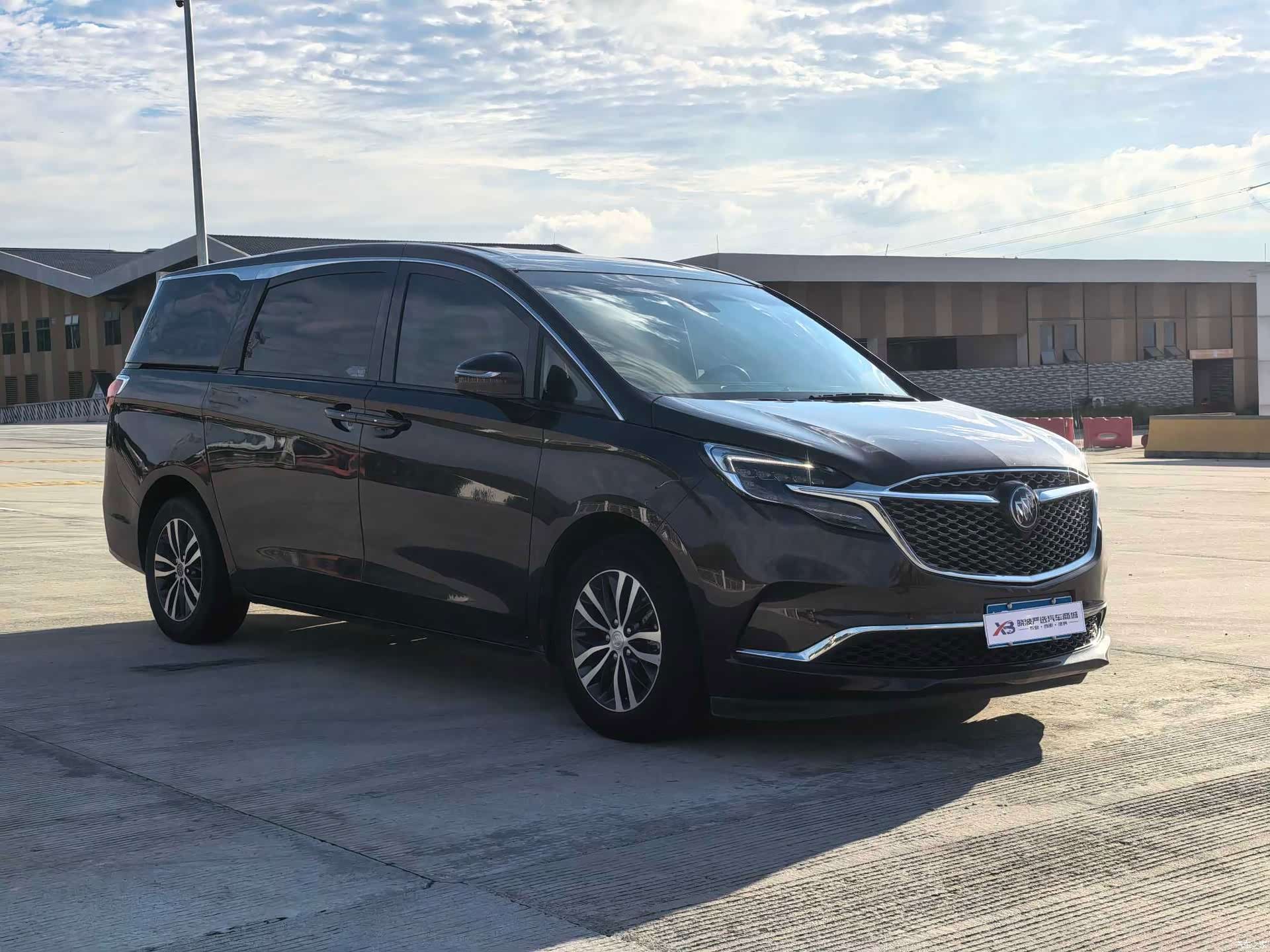 Buick GL8, 2020 3