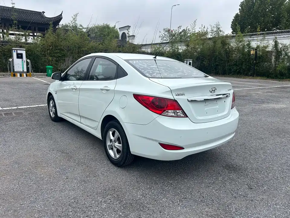 Hyundai Rena