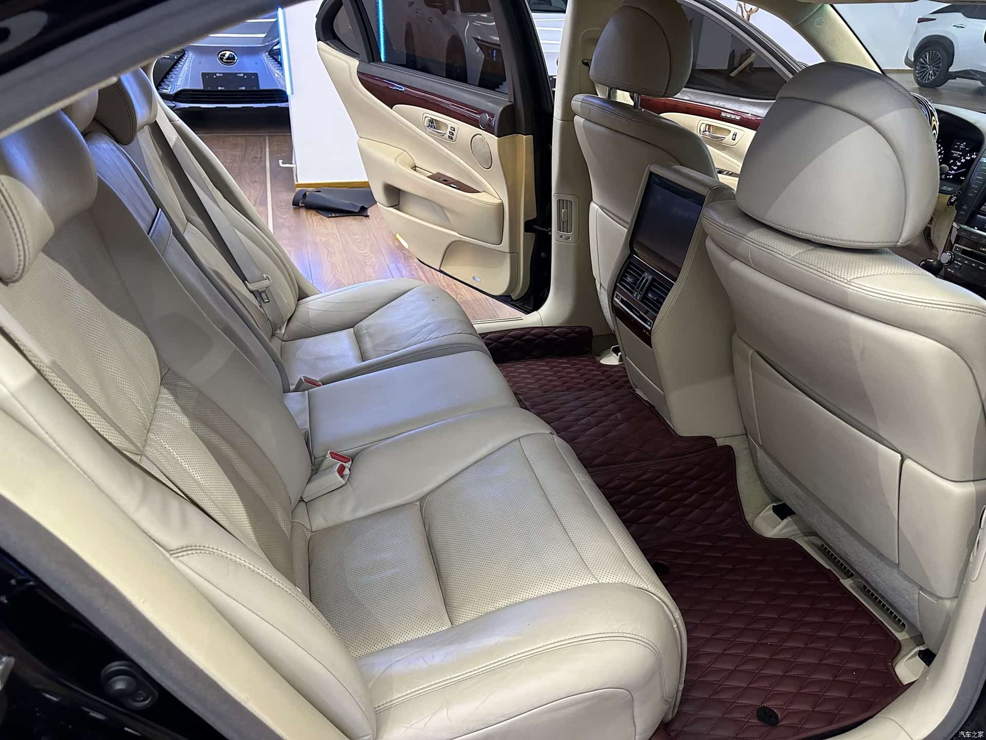 Lexus LS, 2012 17