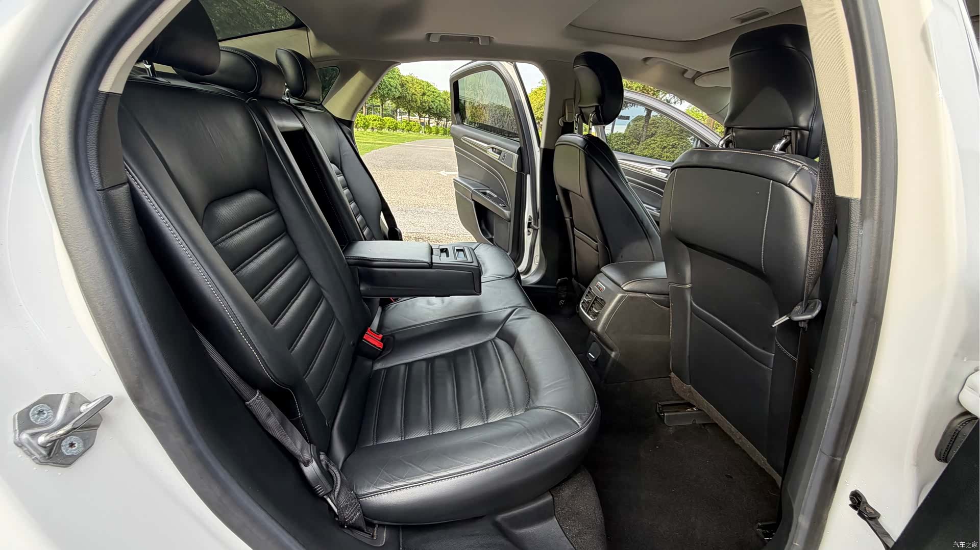 Ford Mondeo, 2017 12